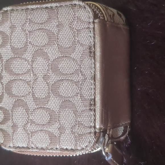 Coach mini pill box - Picture 3 of 3